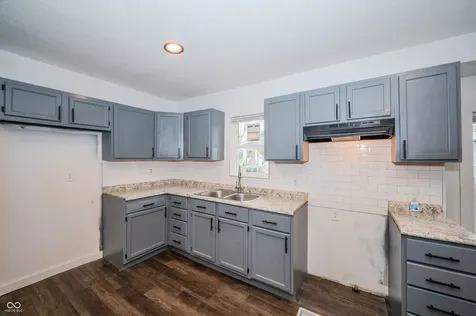 1605 W Memorial Drive Muncie IN 47302