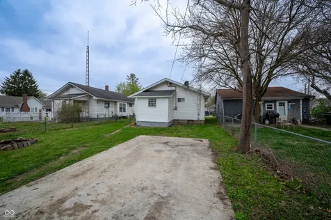 1605 W Memorial Drive Muncie IN 47302