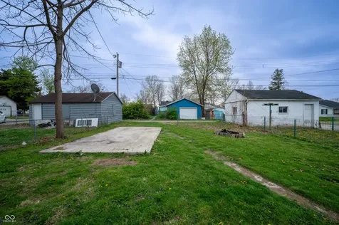 1605 W Memorial Drive Muncie IN 47302