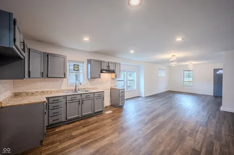1605 W Memorial Drive Muncie IN 47302