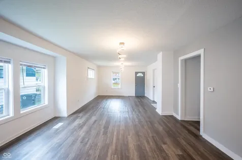 1605 W Memorial Drive Muncie IN 47302