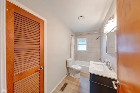 535 S 450 E Franklin IN 46131