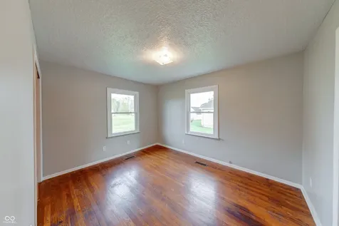 535 S 450 E Franklin IN 46131