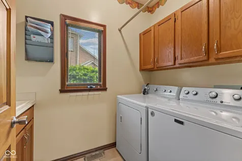 1858 Broadleaf Court Greenwood IN 46143