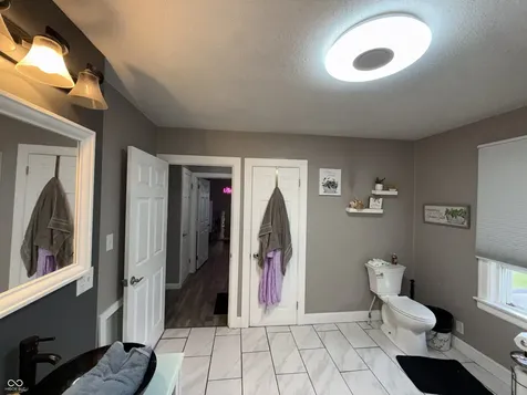 2300 W 8th Street Anderson IN 46016