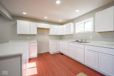 2036 Van Bibber Lake Estate Greencastle IN 46135