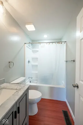 2036 Van Bibber Lake Estate Greencastle IN 46135