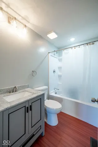 2036 Van Bibber Lake Estate Greencastle IN 46135