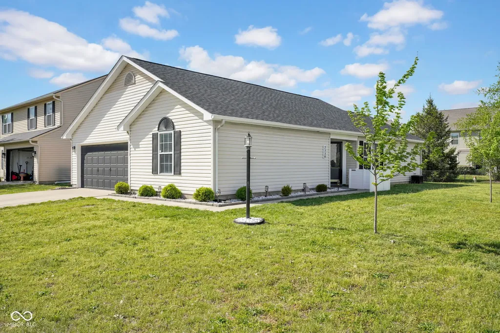 2330 Lakecrest Drive Columbus IN 47201