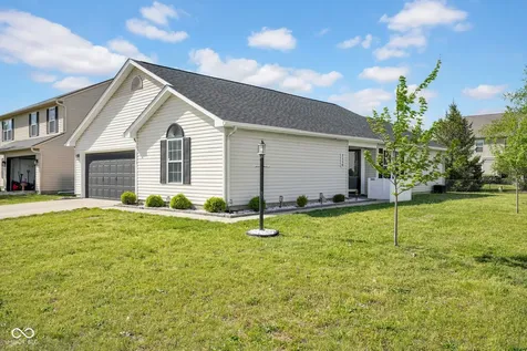 2330 Lakecrest Drive Columbus IN 47201