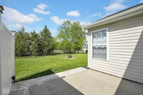 2330 Lakecrest Drive Columbus IN 47201