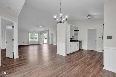 2330 Lakecrest Drive Columbus IN 47201