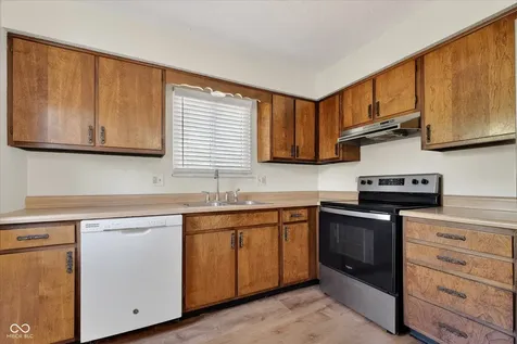 8614 Stonewall Drive Indianapolis IN 46231