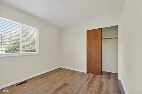8614 Stonewall Drive Indianapolis IN 46231