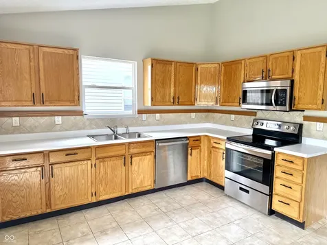 6027 Lakeside Manor Avenue Indianapolis IN 46254