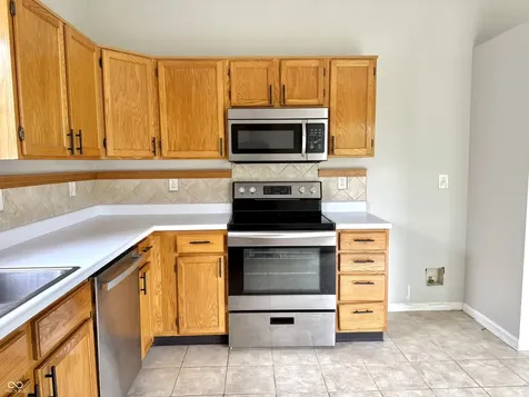 6027 Lakeside Manor Avenue Indianapolis IN 46254