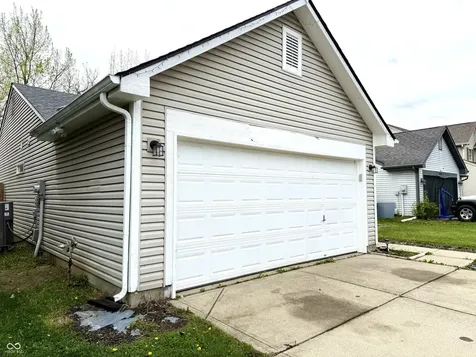 6027 Lakeside Manor Avenue Indianapolis IN 46254