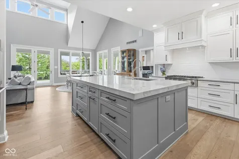 8 Shannon Road Zionsville IN 46077