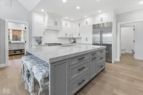 8 Shannon Road Zionsville IN 46077