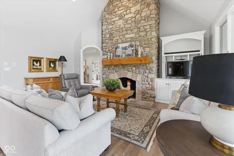 8 Shannon Road Zionsville IN 46077