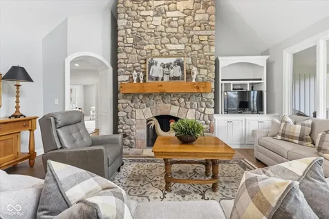 8 Shannon Road Zionsville IN 46077