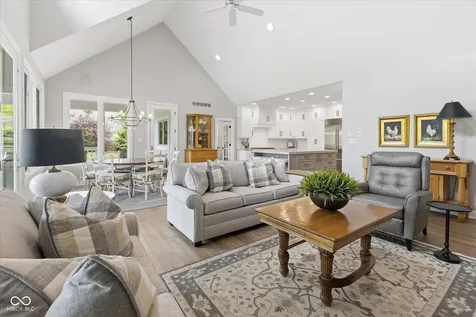8 Shannon Road Zionsville IN 46077
