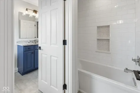 8 Shannon Road Zionsville IN 46077
