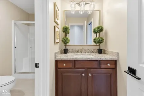 8 Shannon Road Zionsville IN 46077