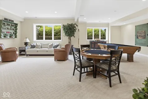 8 Shannon Road Zionsville IN 46077