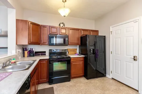 8346 Berrybush Lane Indianapolis IN 46234
