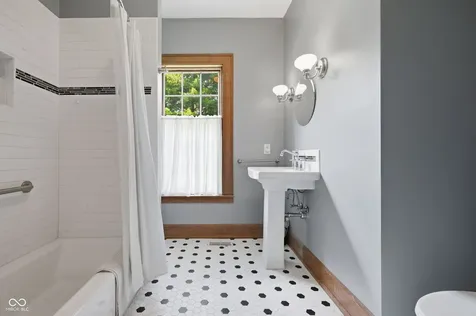 497 N 100 W Franklin IN 46131