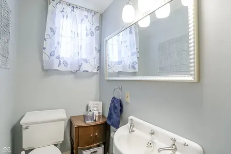 403 E Wabash Avenue Crawfordsville IN 47933