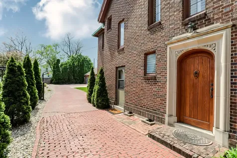 403 E Wabash Avenue Crawfordsville IN 47933