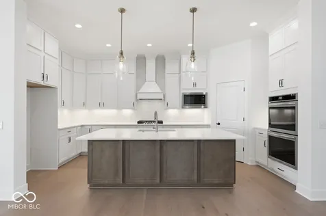 6065 Johnson Road Zionsville IN 46077
