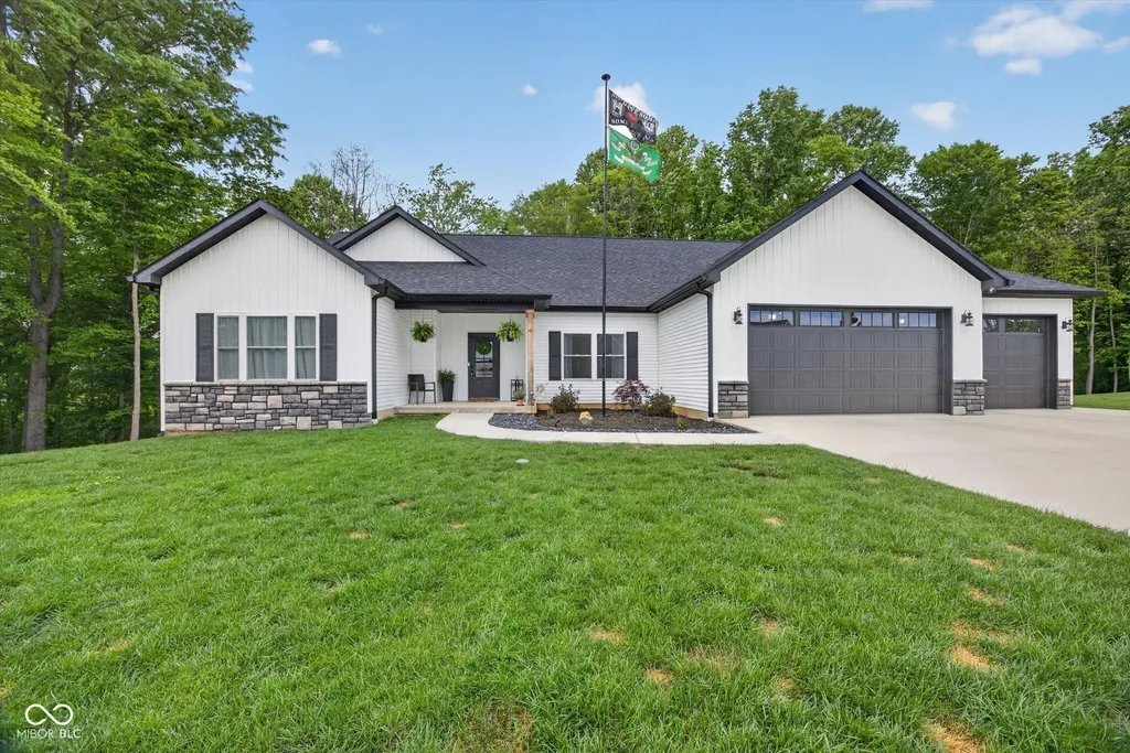 953 S Lantern Lane Ellettsville IN 47429