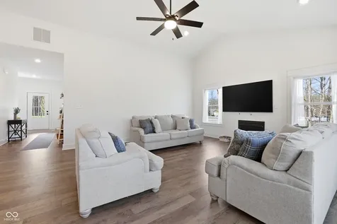 953 S Lantern Lane Ellettsville IN 47429