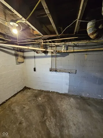 2020 Adams Street Indianapolis IN 46218