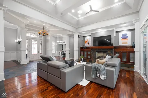 5202 Logan Lane Indianapolis IN 46250