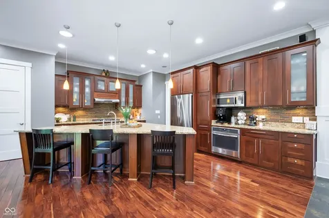 5202 Logan Lane Indianapolis IN 46250