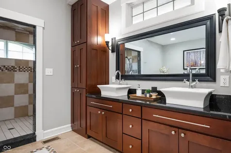 5202 Logan Lane Indianapolis IN 46250