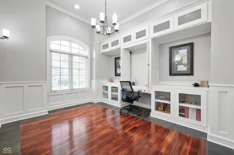 5202 Logan Lane Indianapolis IN 46250
