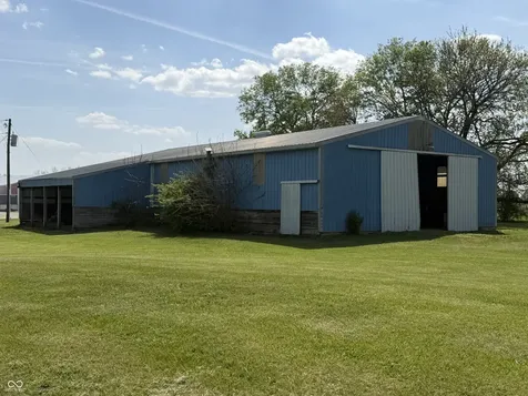 8801 & 8911 N Walnut Street Muncie IN 47303