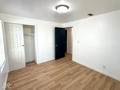 5725 Greenfield Avenue Indianapolis IN 46219