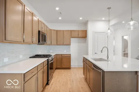 816 Possman Way Westfield IN 46074