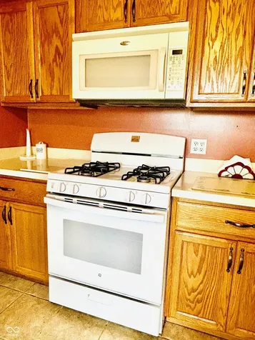 4231 Standish Drive Indianapolis IN 46221