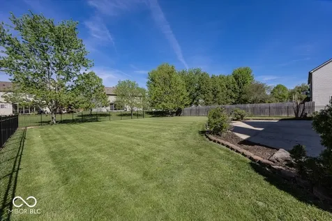 1128 Red Dunes Run Avon IN 46123