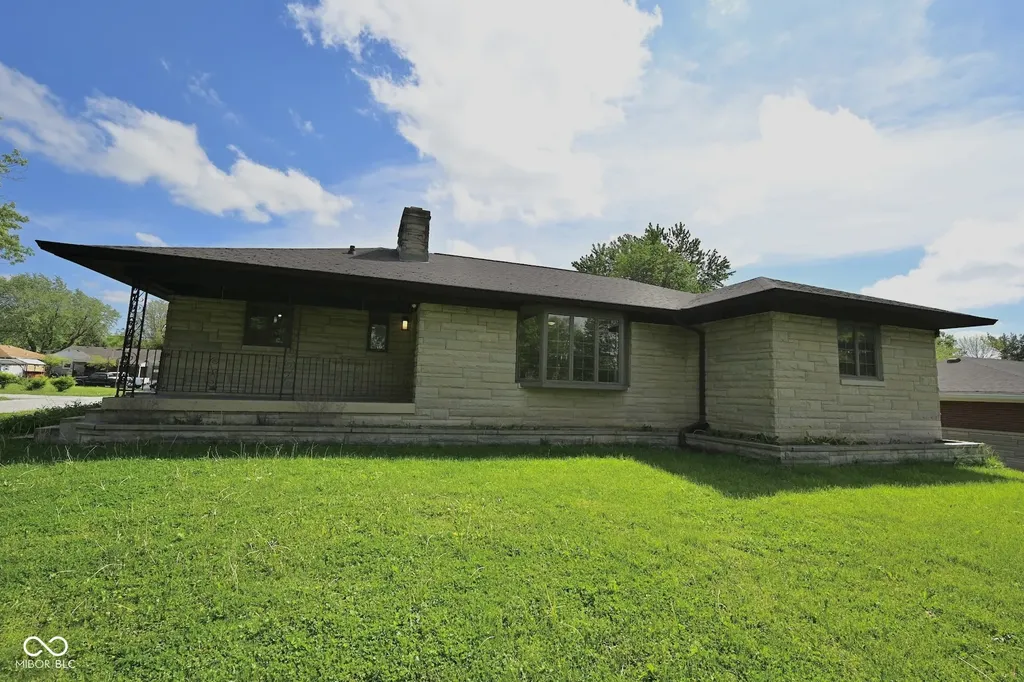 957 E Cragmont Drive Indianapolis IN 46227