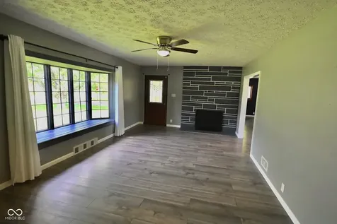 957 E Cragmont Drive Indianapolis IN 46227