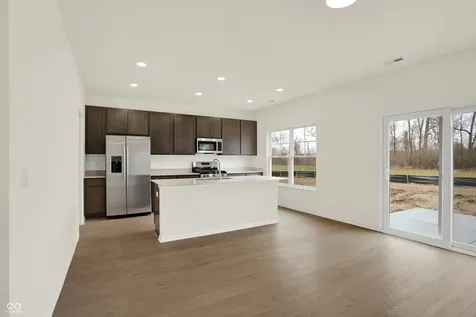 8594 Meadowlands Court Plainfield IN 46168