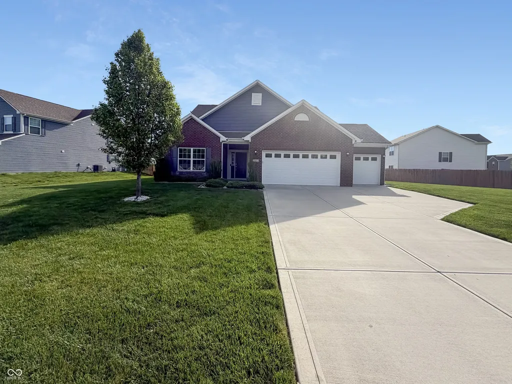 2357 Pokagon Street Avon IN 46123